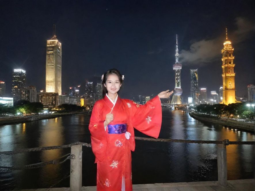 深圳夜景，霓虹闪烁